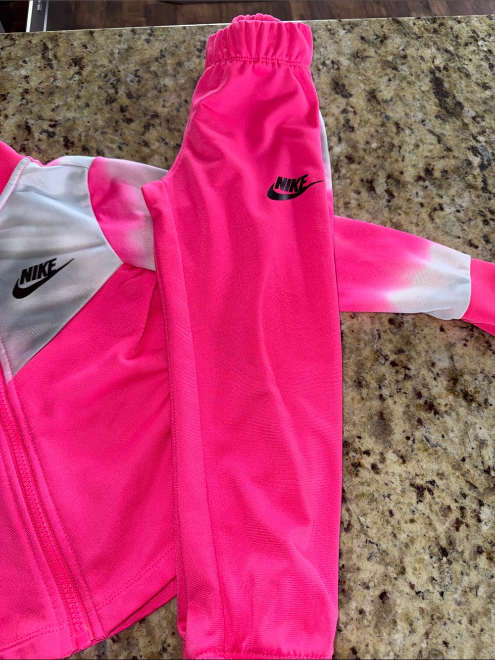 Nike Girl bright Pink and White Zip-Front Set - Picture 3 of 10